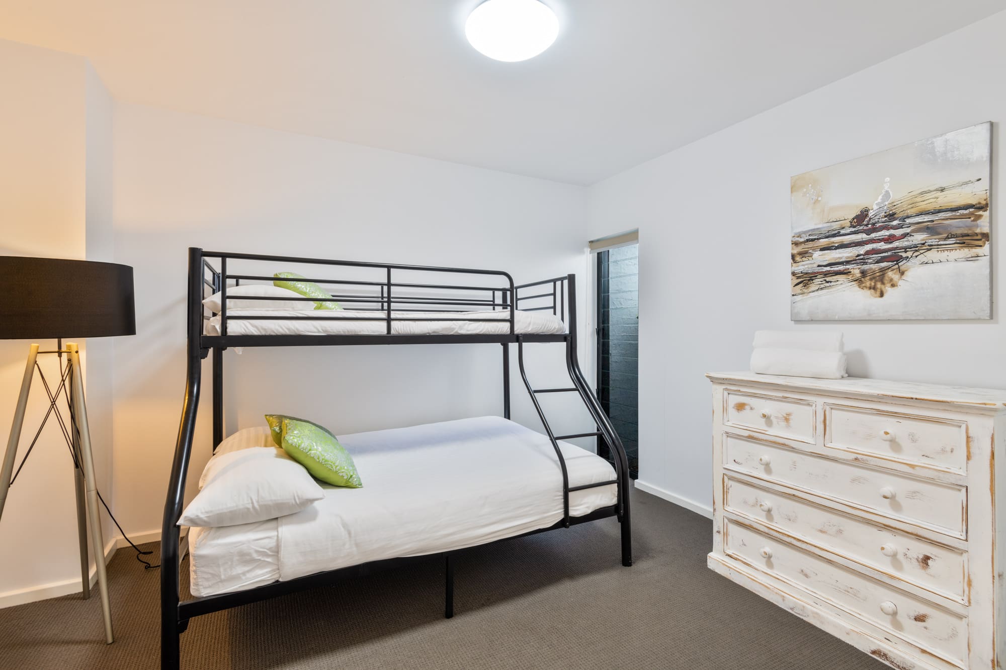 Nautilus Jervis Bay: bunk bed in Orion apartment accommodation in Huskisson 