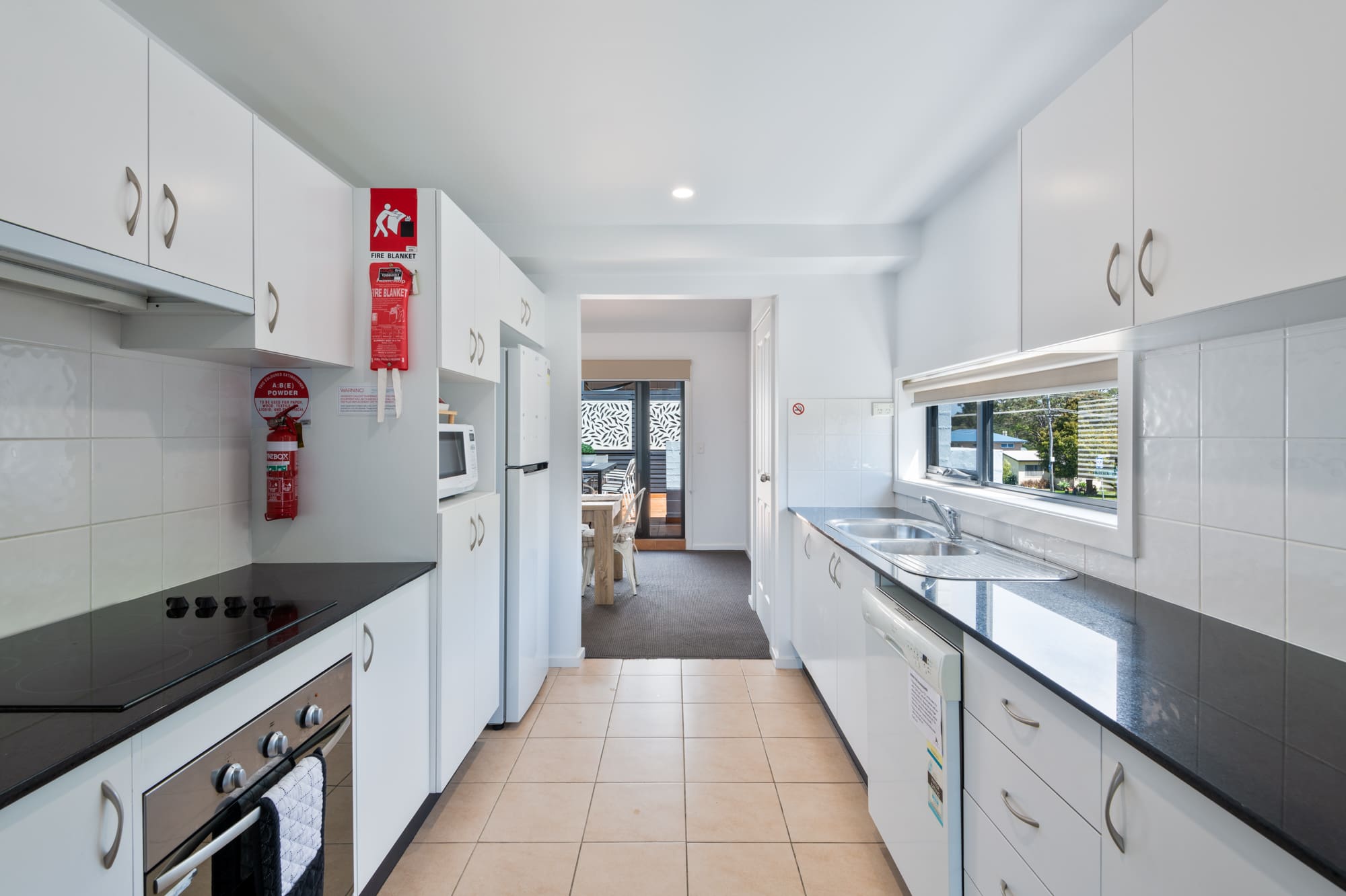 Nautilus Jervis Bay: kitchen in Orion apartment accommodation in Huskisson 