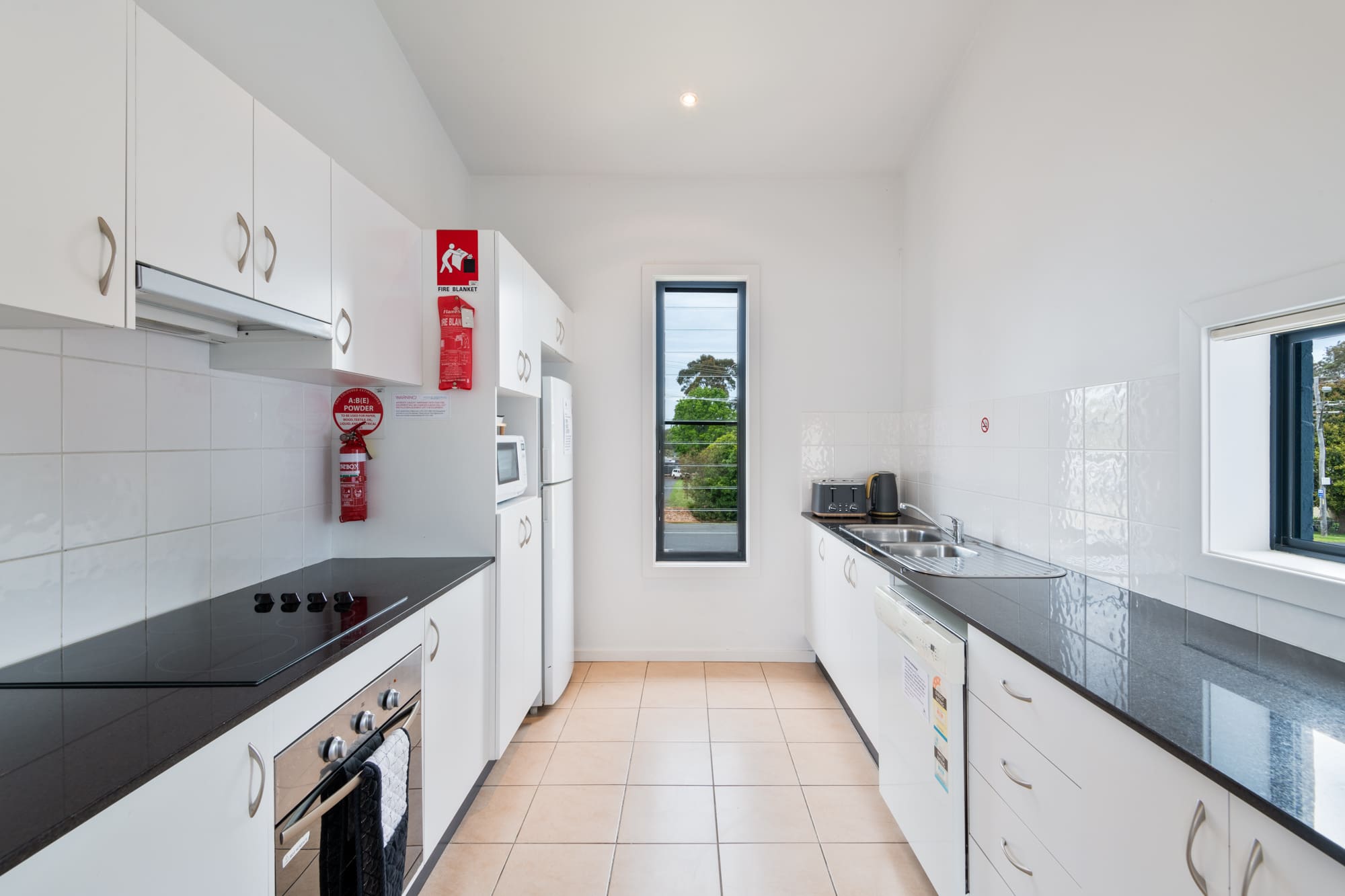 Nautilus Jervis Bay: Kitchen in Plantation Jervis Bay holiday apartment 